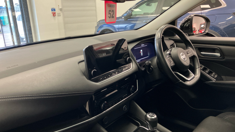 Nissan Qashqai 1.3 DiG-T MH N-Connecta 5dr Petrol Hatchback